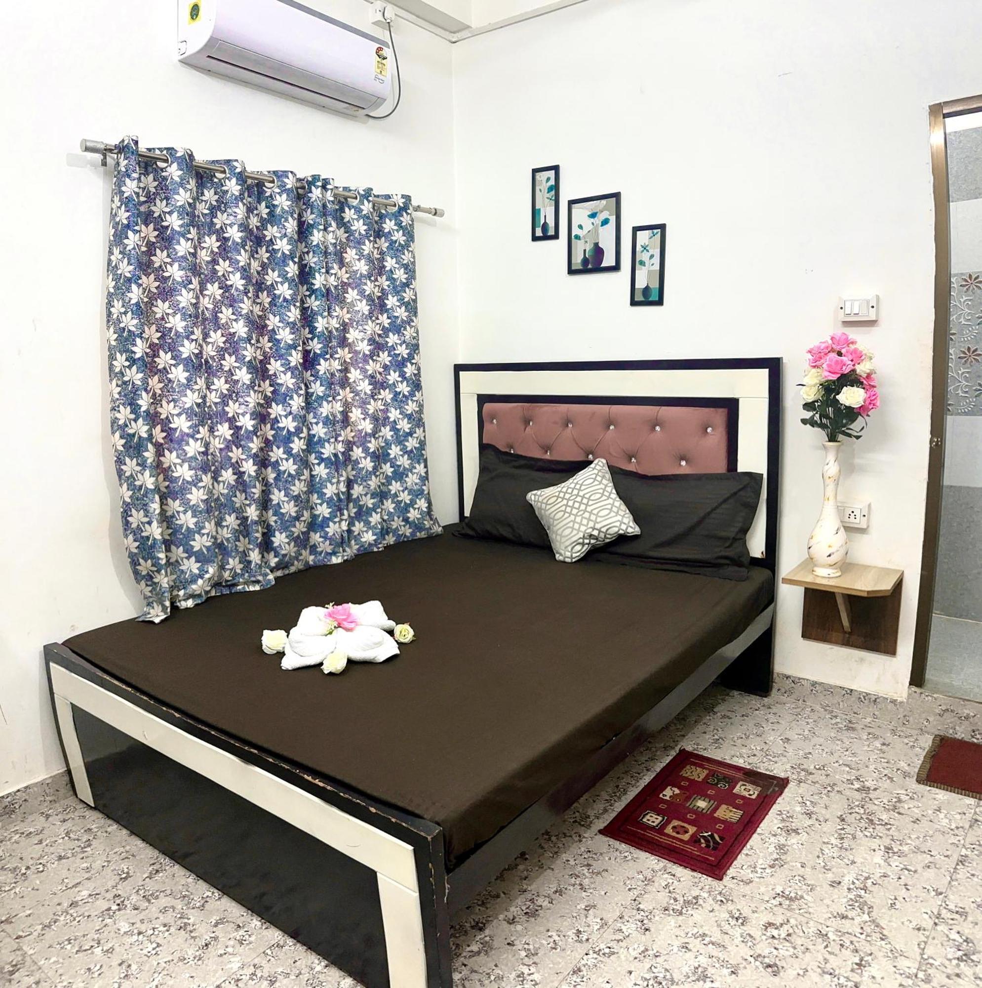 Shree K.B Guest House Varanasi Bagian luar foto