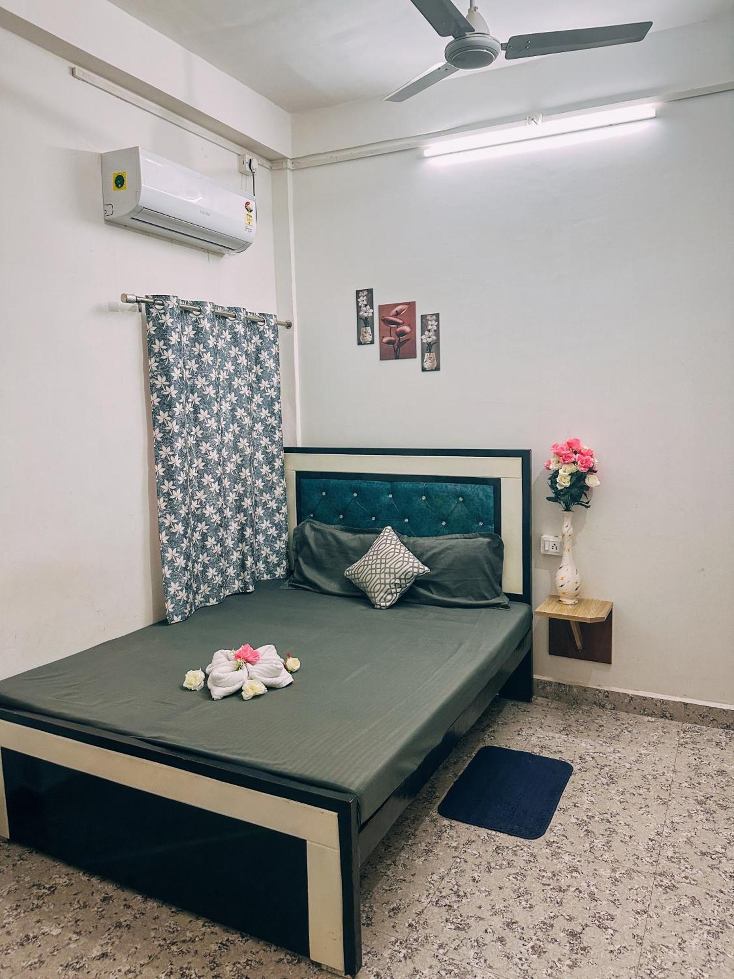 Shree K.B Guest House Varanasi Bagian luar foto