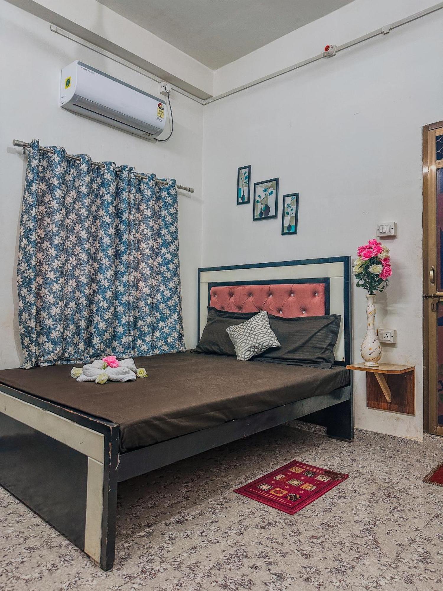 Shree K.B Guest House Varanasi Bagian luar foto