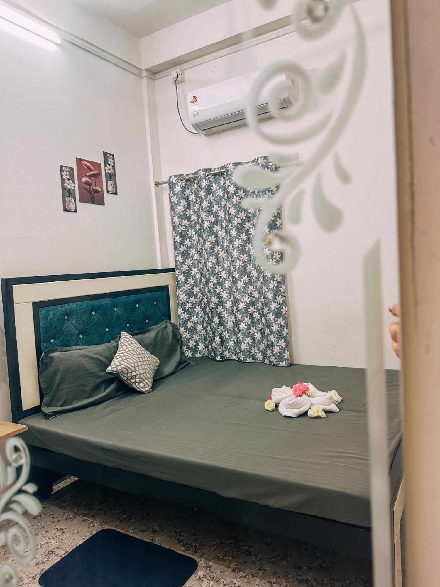 Shree K.B Guest House Varanasi Bagian luar foto