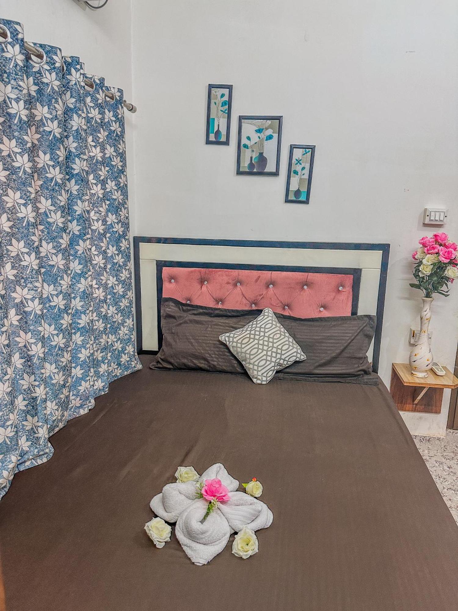 Shree K.B Guest House Varanasi Bagian luar foto