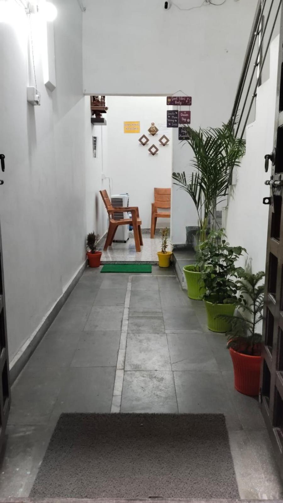 Shree K.B Guest House Varanasi Bagian luar foto