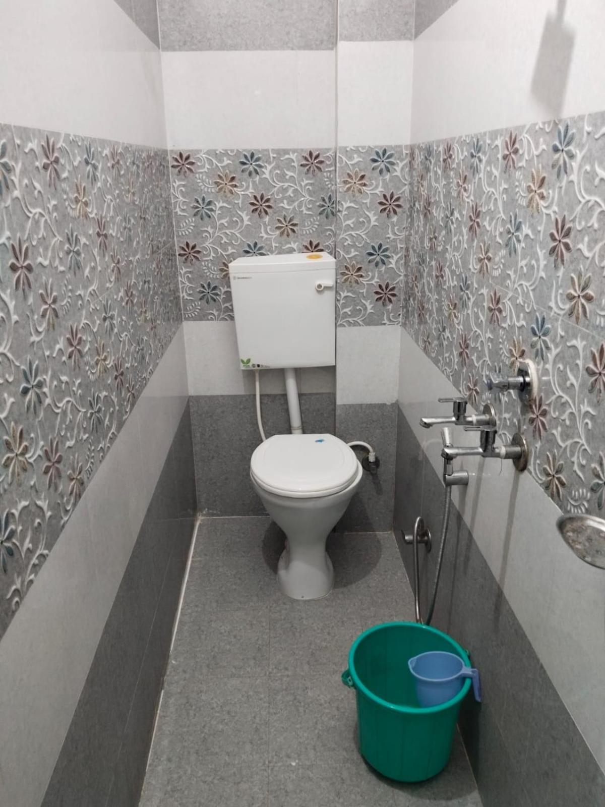 Shree K.B Guest House Varanasi Bagian luar foto